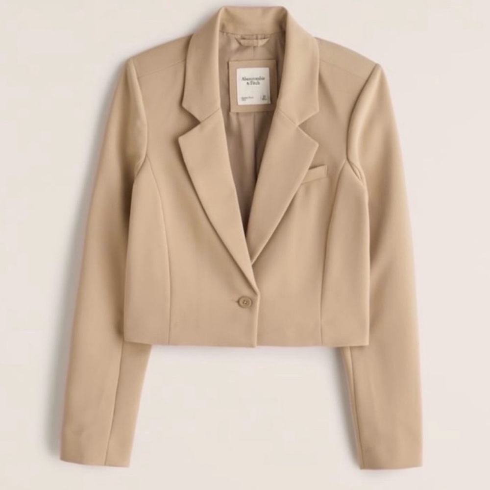 Abercrombie cropped blazer